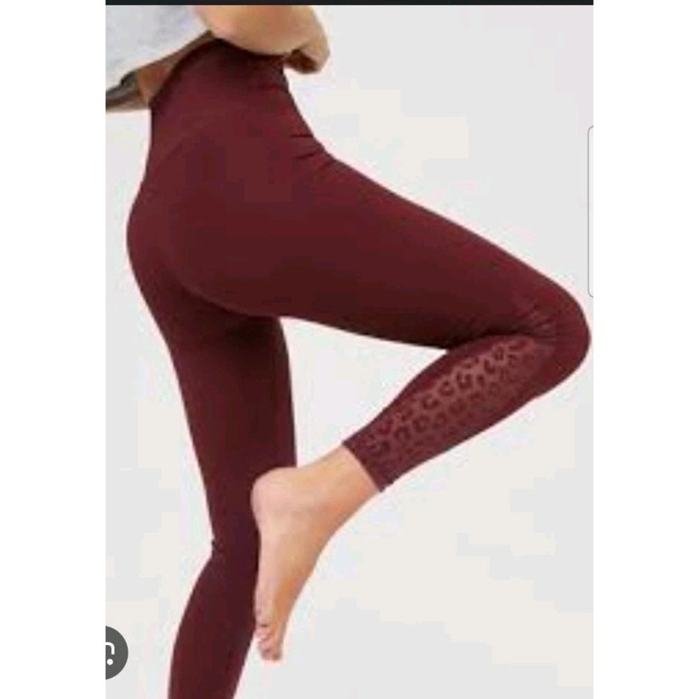 Aerie OFFLINE Goals High Waisted Legging maroon with leopard mesh accents Larg